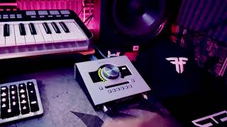 Video thumbnail for Universal Audio Apollo Twin DUO USB - First Impression by NiteMDE
