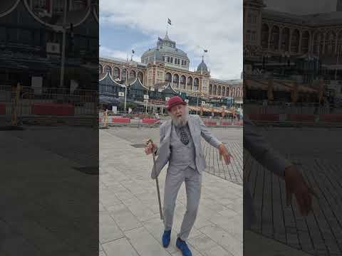 SwingDanceOpa dancing on Teddy Scholten's song "Een beetje"