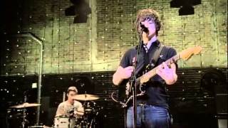 Arctic Monkeys   Do Me A Favour Live [At The Apollo DVD]