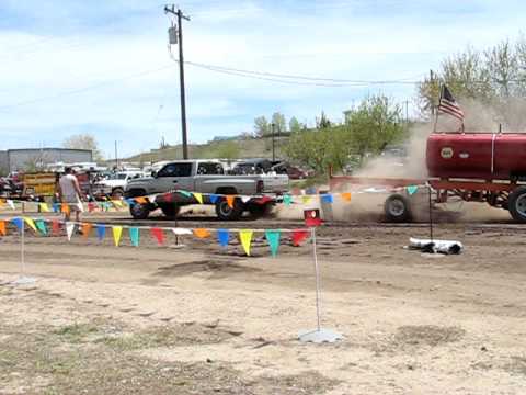 Glenrock Wyoming Truck Pulls (8 of 21)