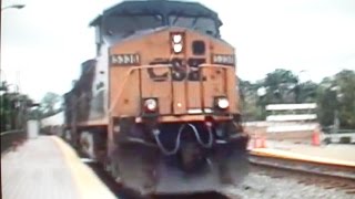 preview picture of video 'CSX 5338 & 5373 Speed Past Laurel Station, Maryland #2'