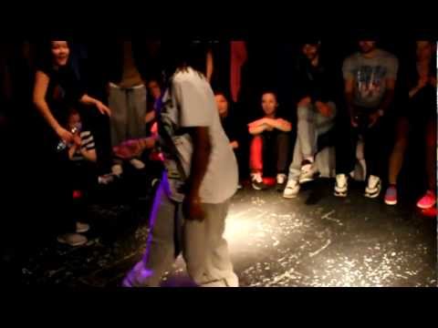 Celebration of Womanhood 2012: Final Round - Evee & Rina vs Marikken & Anne