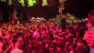 DJ Gustavo Scorpio @ Muscle Beach 2011, Miami