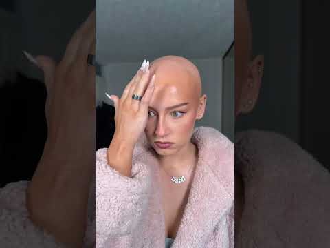 Possibly the sleekest ponytail I have ever done?! 💁🏻‍♀️ #wig #alopecia #sleekponytail