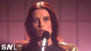 Download lagu Wolf Alice: Leaning Against the Wall | SNL UK mp3 Download lagu Wolf Alice: Leaning Against the Wall | SNL UK mp3