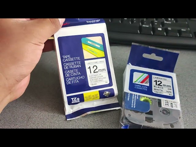 Vídeo relacionado con Brother TZe231. Cinta laminada. Texto negro sobre fondo blanco. Ancho: 12 mm. Longitud: 8 m