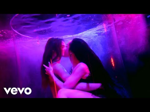 Lam Knight - Lesbian Games (Visualizer)