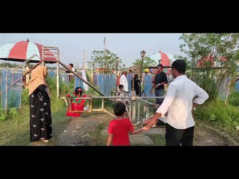 সৌন্দর্য পিপাসু‌দের নজর কেড়েছে খুলনার সোনাডাঙ্গা বাইপাস সড়‌কের ময়ূরী আবা‌সিক পার্ক এলাকার কাশবন