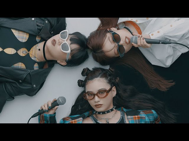 【iScream】(アイスクリーム) 新曲「Jellly Fish」ミュージックビデオ公開!サビの”クラゲダンス”で盛り上がり必至の作品!全員が20歳となり新たな一面を魅せる新曲に!! 3 YouTubeサムネイル