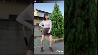 《エロTikTok》『ミニスカ』美少女の健全なダンス