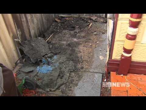 FAMILY'S FIRE ESCAPE - 23/06/2013