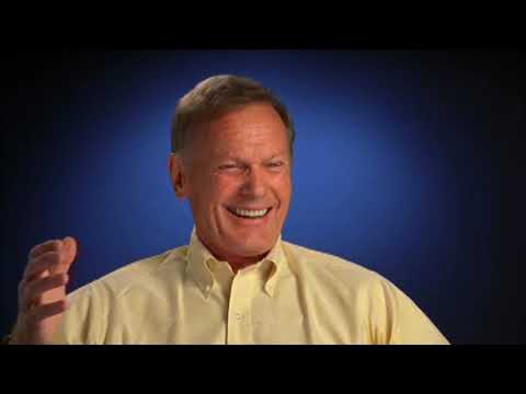 Tab Hunter Talks Hollywood, His Leading Ladies and Working for Warner Bros.