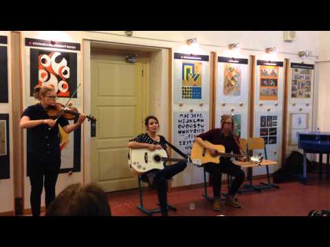 Foxies on the RooF - Foxie & the Band - Do vína