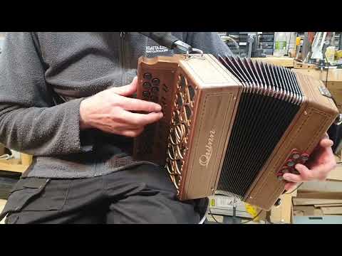Quinn Accordion 2 voice BC dry tuned