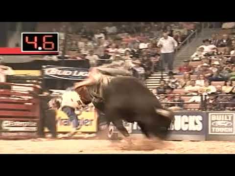 Dirty Harry bucks Travis Briscoe - 05 PBR Finals