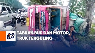 Download lagu Tabrak Bus Dan Motor, Truk Terguling mp3