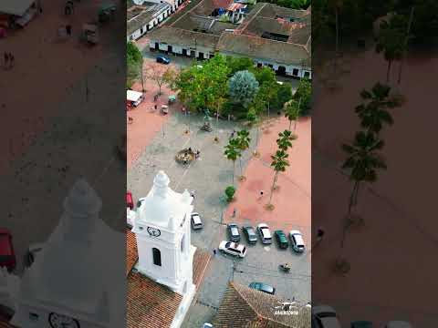 GUADUAS : un viaje aéreo que lo tiene todo