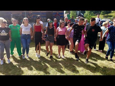 Čevljanovići 30.07.2023. - Cure razbijaju u kolu - Juka Razvaljotka Bend.