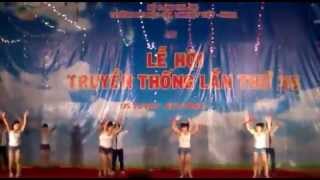 preview picture of video 'ĐHCN Việt - Hung: Vũ điệu sôi động - nhảy gangnam style- Khoa Quản trị, Kinh tế và Ngân hàng'
