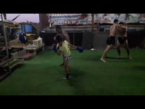 Little Girl Learning Block and Counter - Sangtiennoi Gym