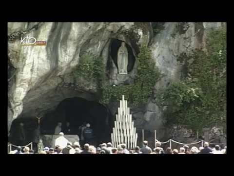 Chapelet à Lourdes