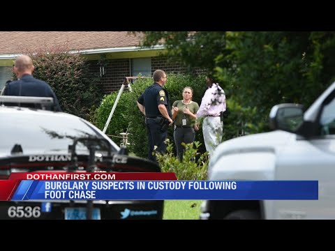 Burglary suspects flee on foot