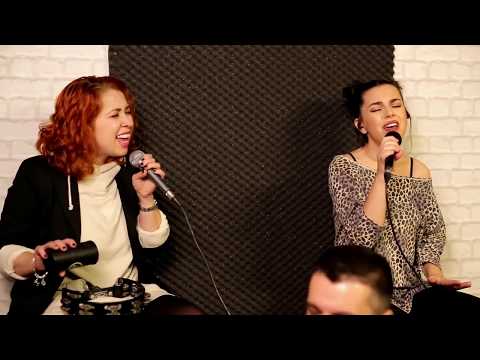 Trupa cover Life On Mars - Million Reasons