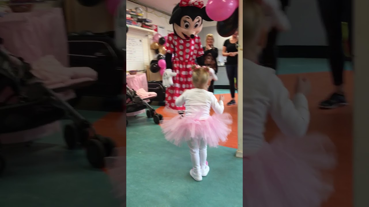Dansen met minnie mouse