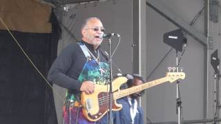 George Porter & Runnin Pardners - Happy Song ~ Lovelight  5-4-17 New Orleans Jazz Fest
