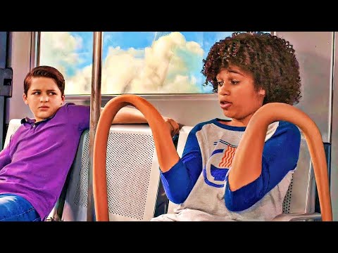 En esta ESCUELA llena de SUPERHÉROES, los ALUMNOS deben usar sus PODERES para SALVAR al MUNDO