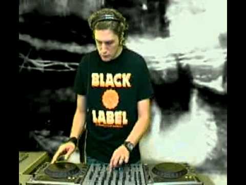 Kazarian @ RTS.FM Studio - 30.08.2009: DJ Set (VJ Mix by Selesneva)