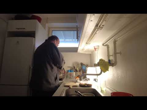 MongoTV_8230 - Min Frokost - MØLLEHJUL BOLLER Med LEVERPOSTEJ og OST og HAMBURGERRYG