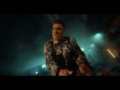 @ElCompletoRD @AdexeyNau - Ella lo mueve (Videoclip Oficial)