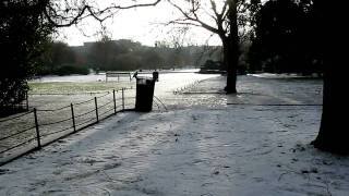 preview picture of video 'Stephen's Green Snow - Dublin 2010...'