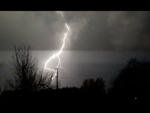 Intense thunder and lightning storm in Northwestern Latvia on 01.05.2018. (Second video)