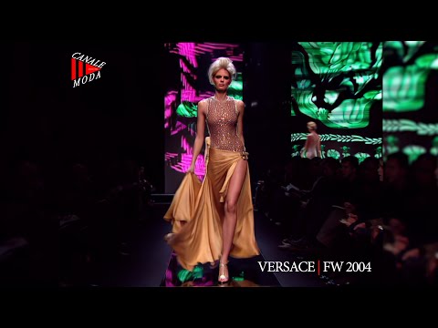 VERSACE Fall Winter 2004-05 Milan 4K - Canale Moda