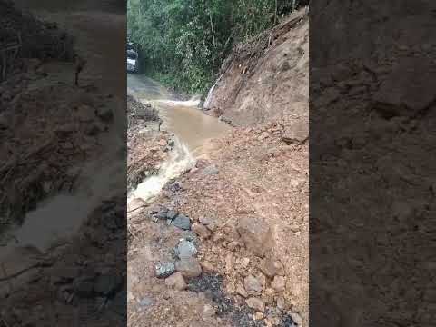 😱😨 deslizamiento de una montaña en mi pueblo ragonvalia norte de Santander