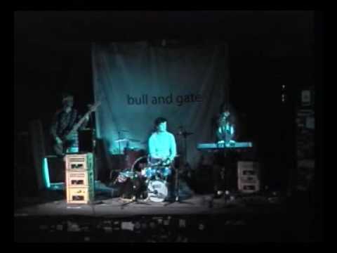 Mary and the baby cheeses - Kill the messenger, por favor (live at The Bull and Gate)