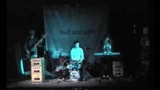 Mary and the baby cheeses - Kill the messenger, por favor (live at The Bull and Gate)