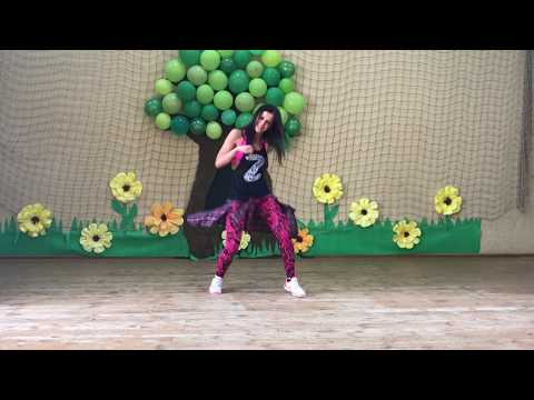 Zumba with Ernesta - Luis Fonsi ft Daddy Yankee - Despacito