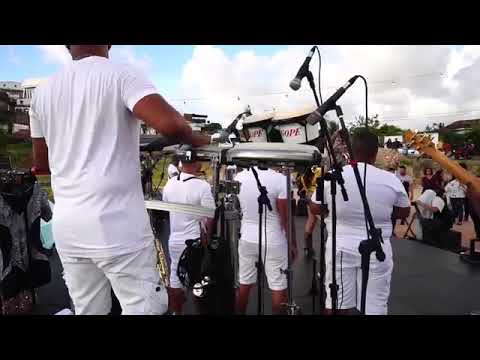 Amigas do brega em plena lua de mel