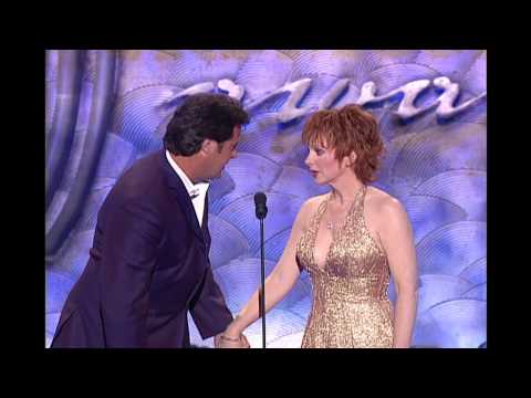 Vince Gill & Reba Talk Dresses - 2003 ACM Awards