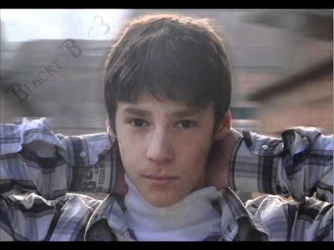 Real Stars ft blacky b  - Kthena per club.