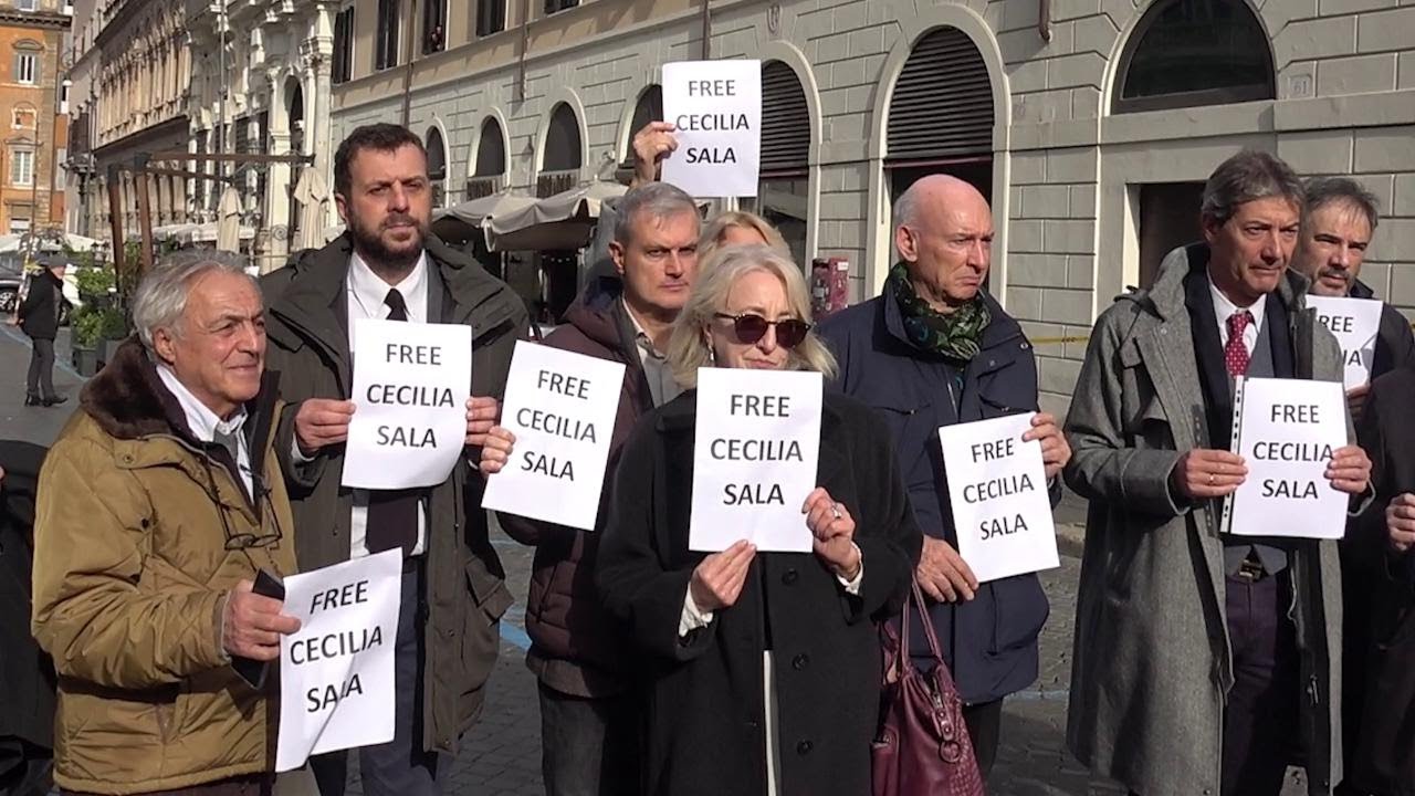 Cecilia Sala, sit in dei giornalisti a Roma: "Rispetto del silenzio stampa, vogliamo la sua libertà"