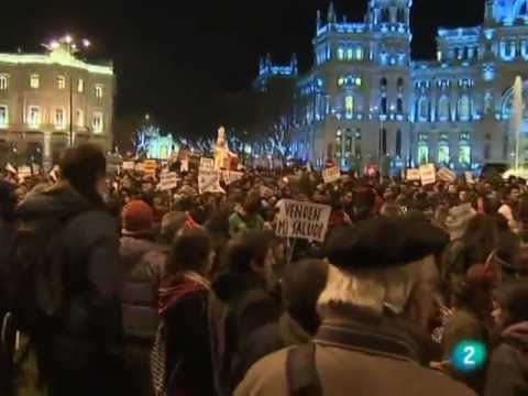 El 15-M celebra su Cabalgata Indignada / Mara Torres - La 2 Noticias