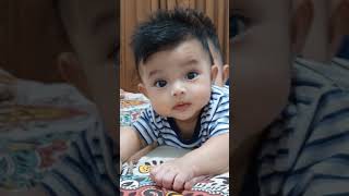 Download lagu Bayi cowok lucu dan ganteng 🥰 #bayilucu #bayigemes #bayisehat #bayigemoy #masyaallahtabarakallah mp3