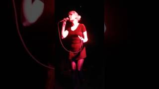 Molly Nilsson - Happyness (Live in Mexico City)