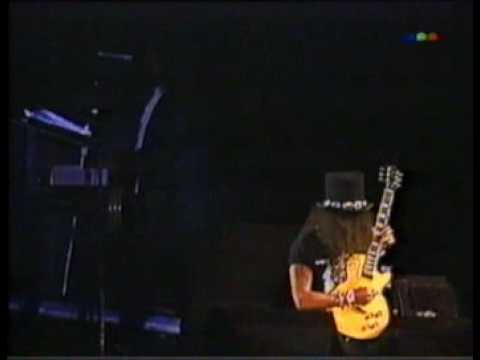 Slash playin solo and Godfather Theme