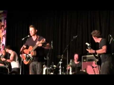 Jensen Ackles singing Simple Man at VanCon 2015