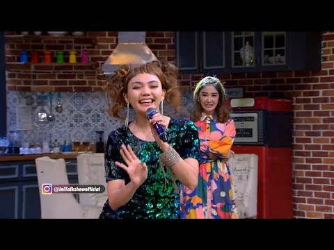 Putri Panggung yang Terjebak